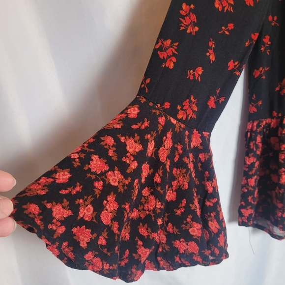 Mossimo Witchy Dark Romantic Fairy Grunge Flutter Sleeve Top Black & Red - Picture 3 of 11